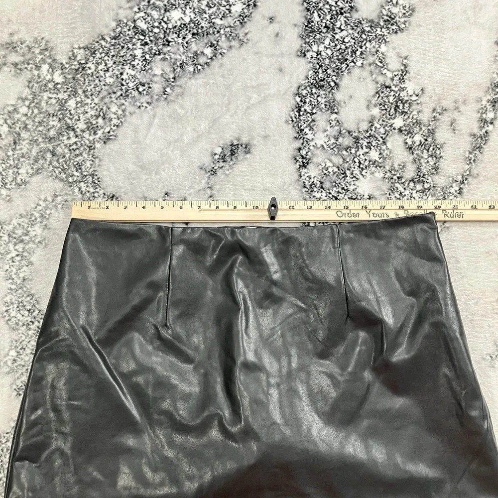 Abercrombie & Fitch Faux‎ Leather Skort Womens Size XL Black Mini Skirt Shorts